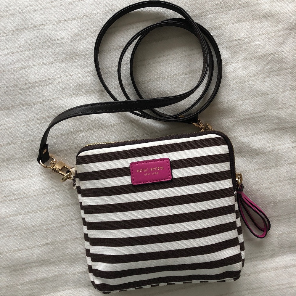 Henri Bendel crossbody / wristlet / pouch - like new!